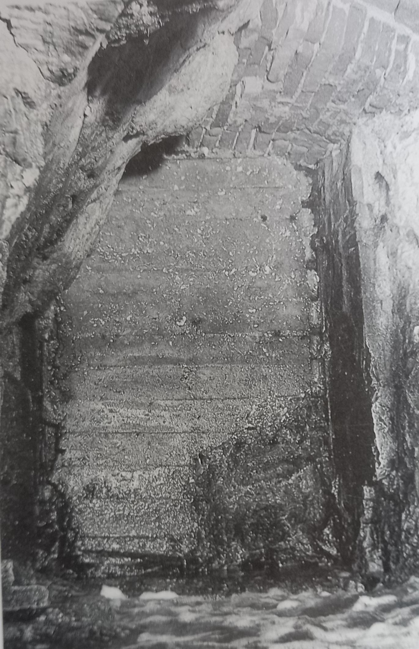 Bastione di S. Fine . Grotta  sotterranea 7