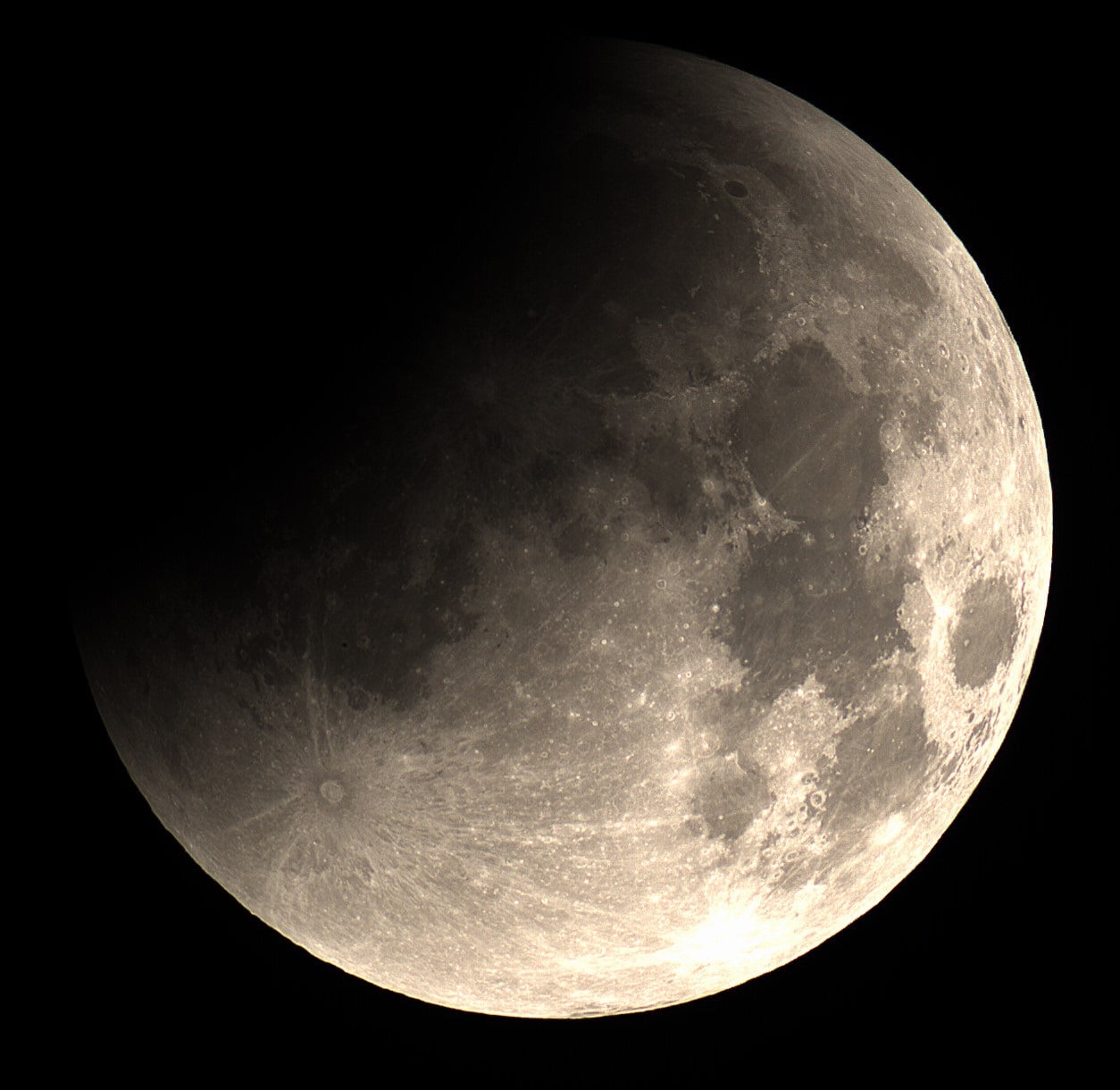 eclissi di luna 16.05.22