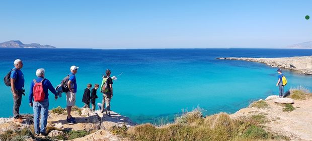 620 trasparenze di favignana, sullo sfondo Levanzo