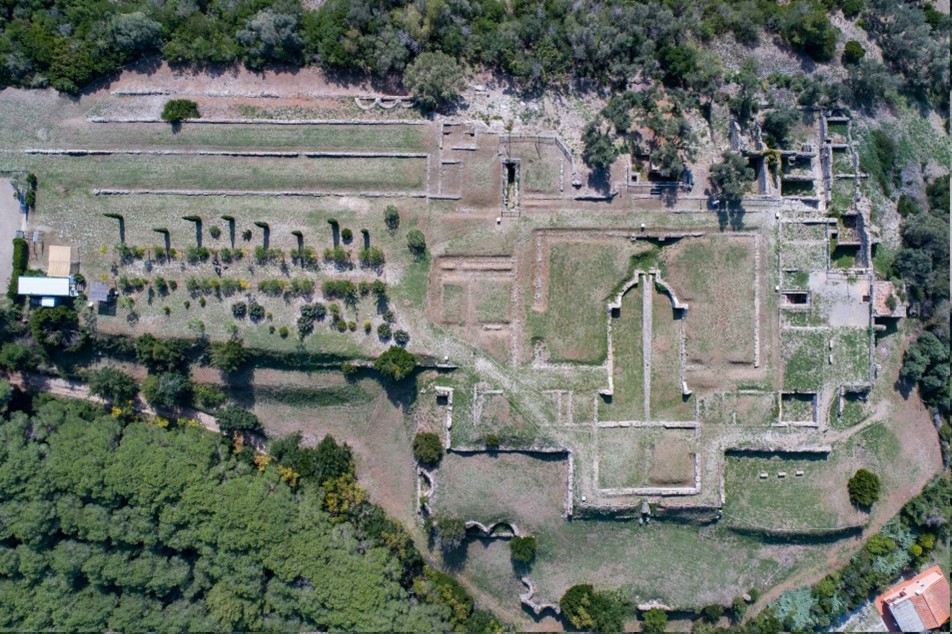 villa grotte vista aerea