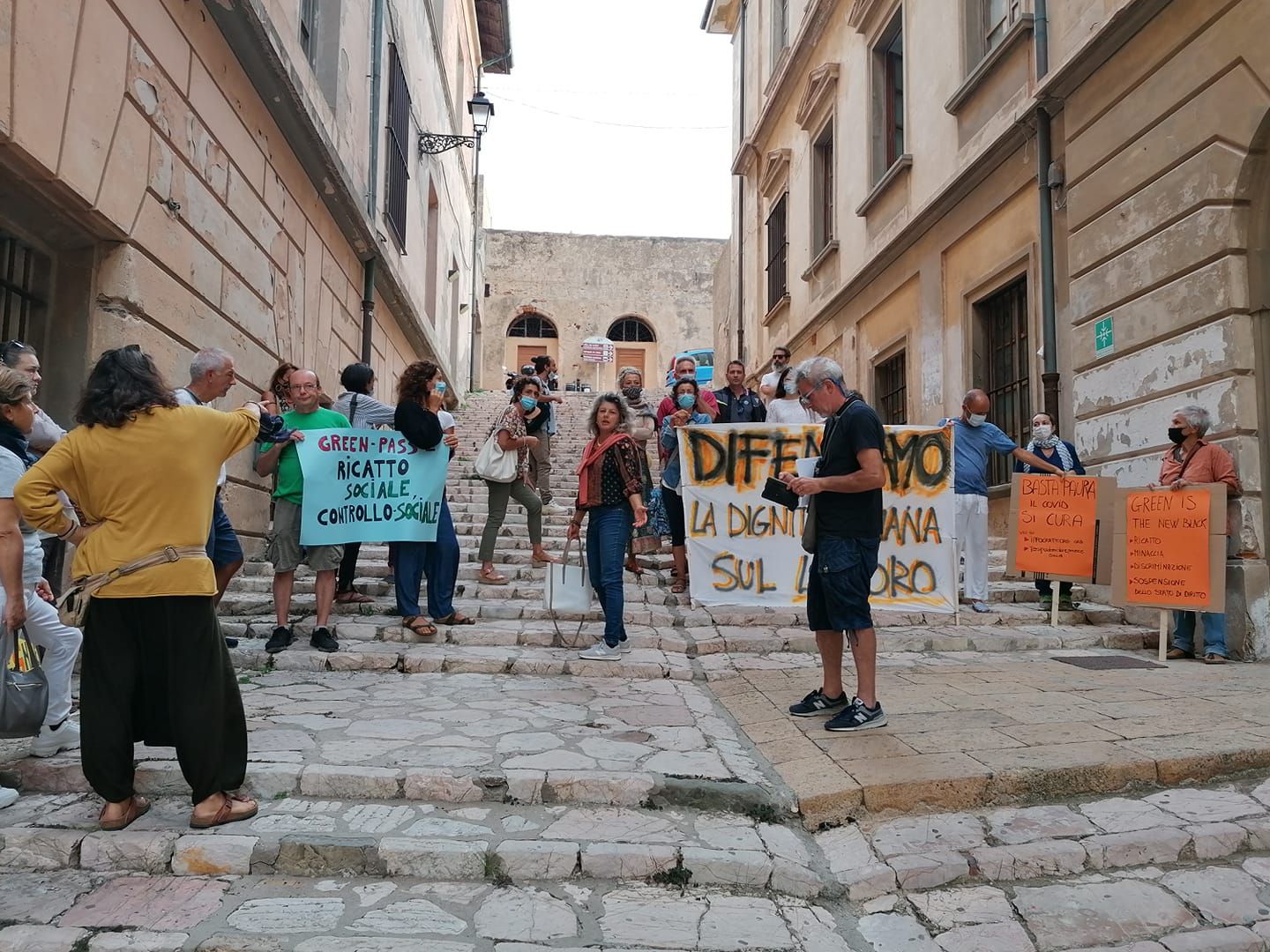 Protesta docenti No green pass