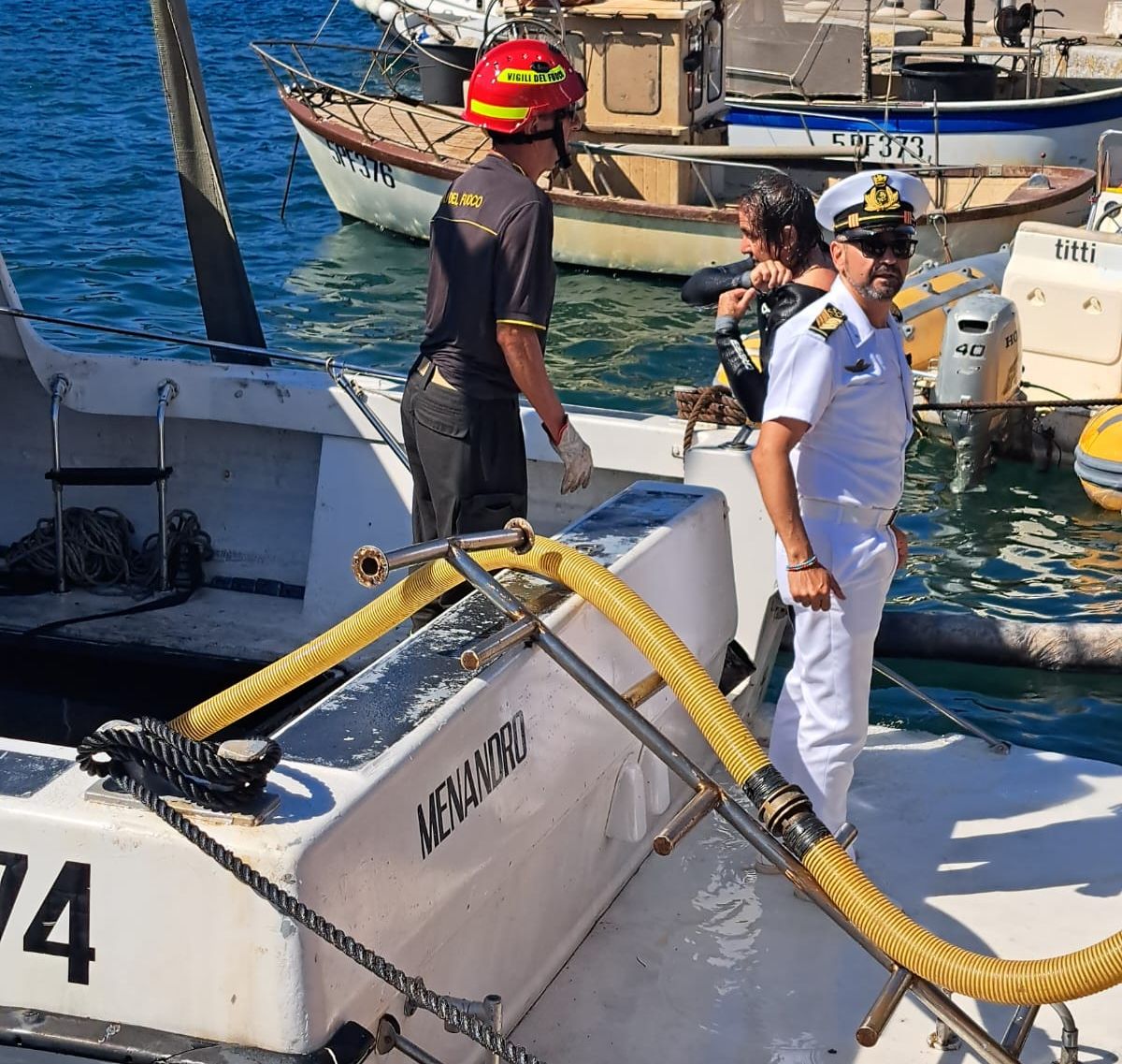 barca affonda a rio marina 1