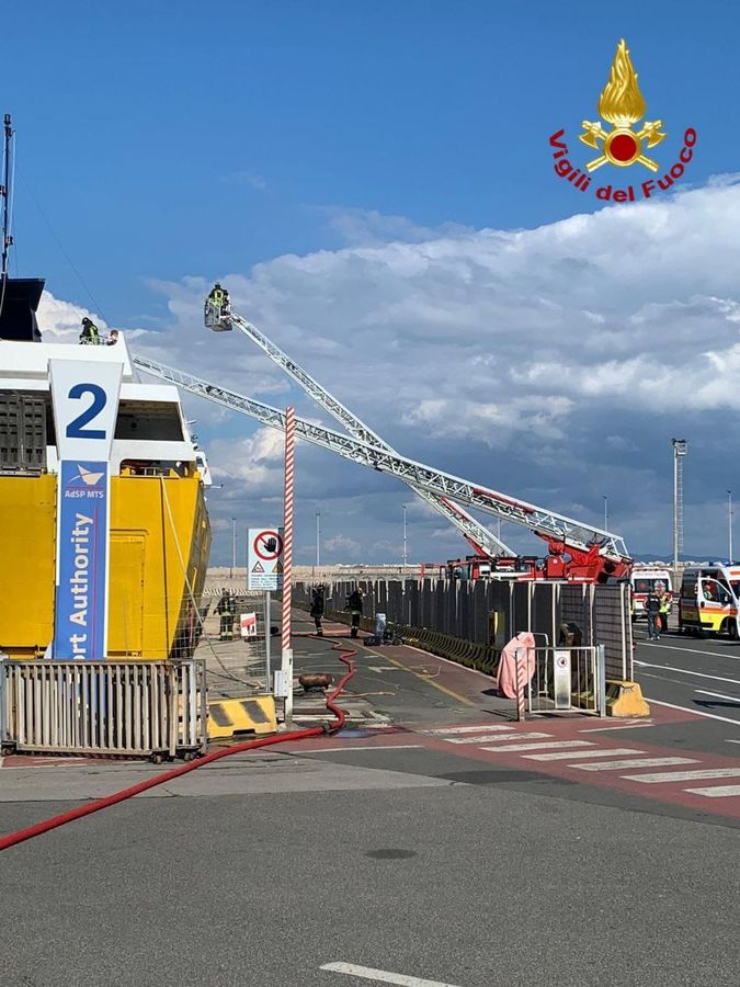 incendio su corsica ferries 3