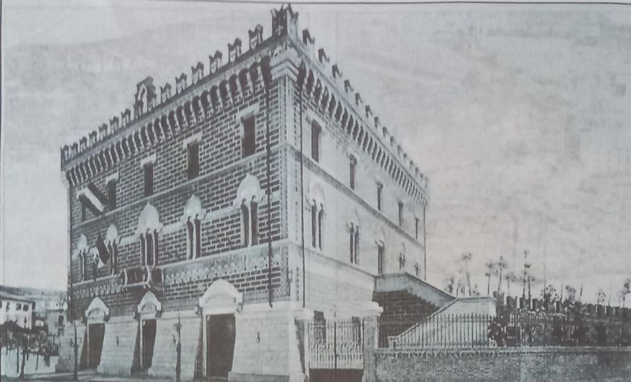 Palazzo del Vanoni costruito sul corpo di guardia  9