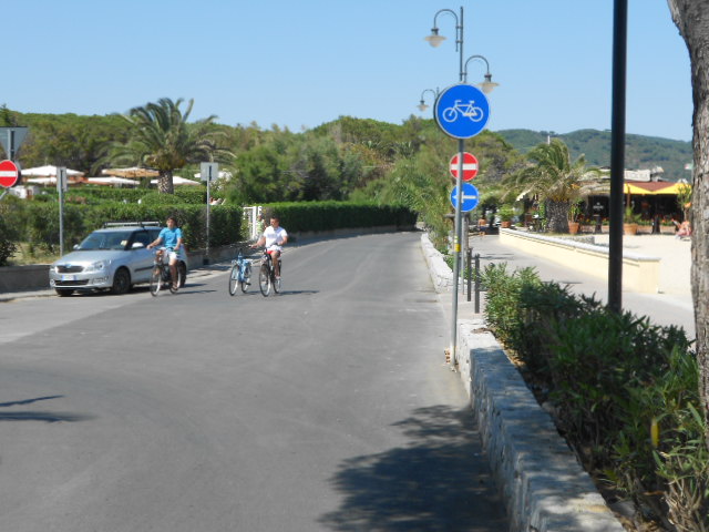 3 inizio inesistente pista ciclabile