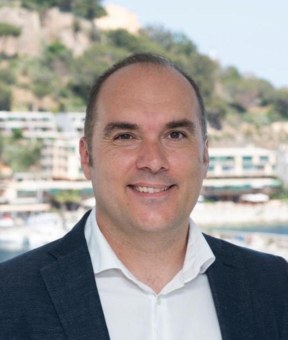 Samuele Manzi pres marina porto azzurro