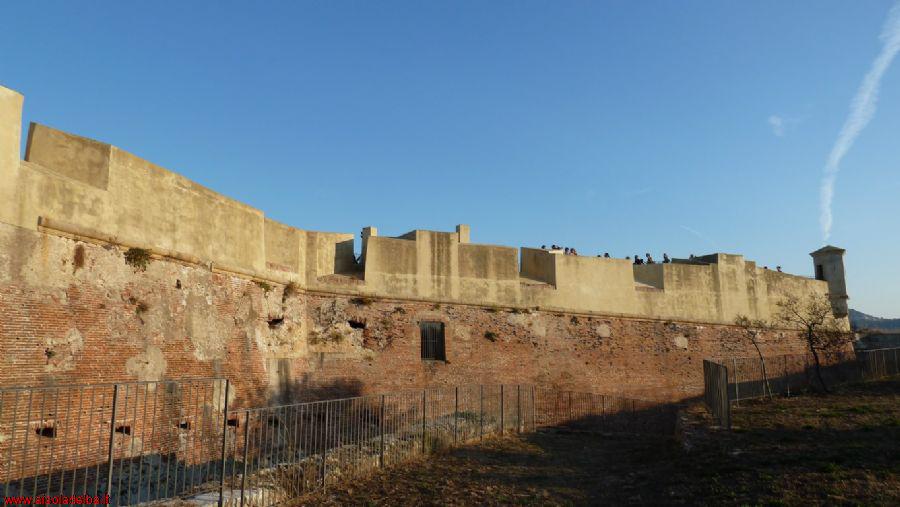 Forte Falcone. Profondità  dello spessore della struttura muraria delle troniere  nel fronte ovest 2