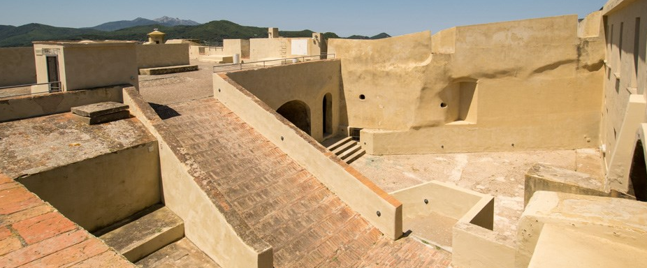 Forte Falcone. Rampa di accesso al piano di calpestìo del fronte bastionato Stato attuale 5