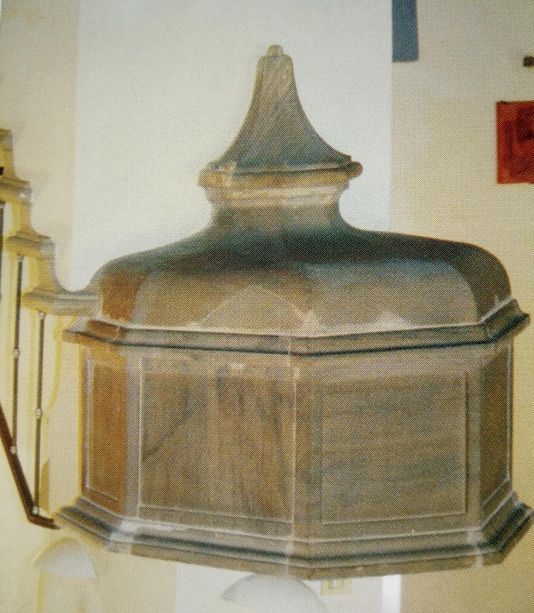 Pulpito in marmo proveniente  dalla chiesa del SS Salvatore