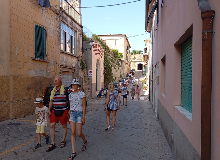 3 turisti in centro storico