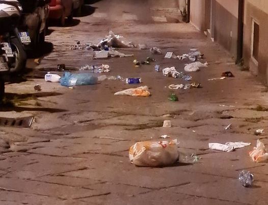 spazzatura in centro angelo ianni