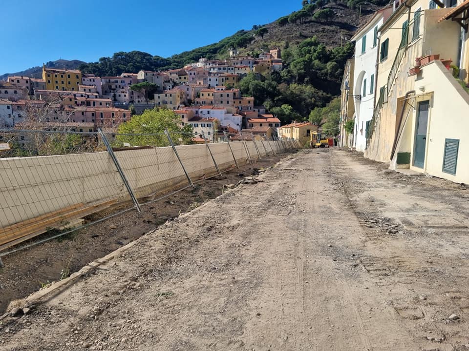 lavori muro di Via Nardelli