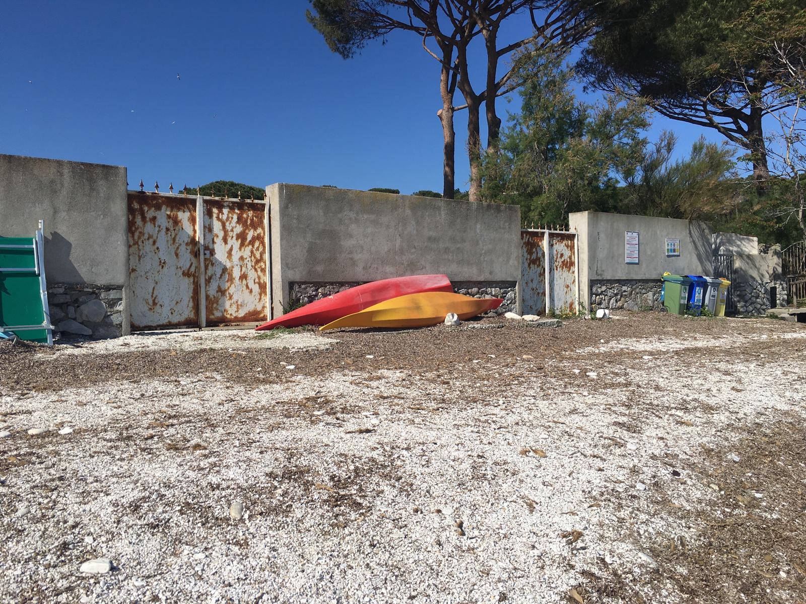 spiaggia padulella incuria (2)