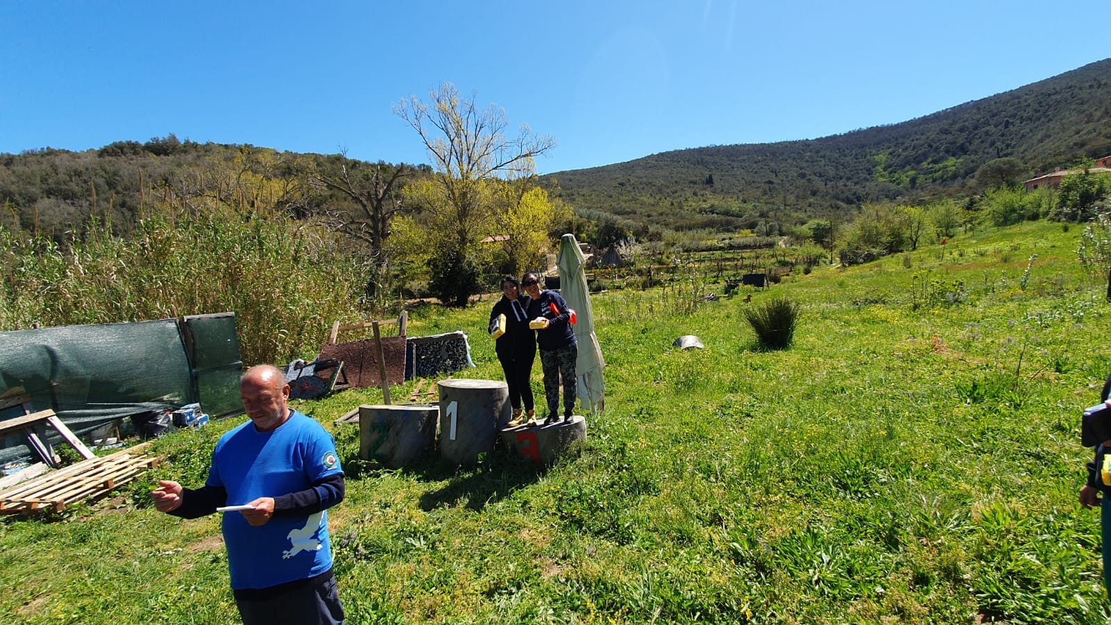 ricurvi donna tiro al volo