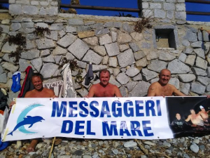 Il No alle bombe dei Messaggeri del Mare con il sostegno di una giornalista equadoregna ed una scenografa polacca