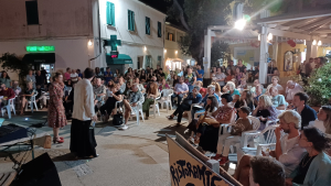 Un successo inaspettato a Procchio per l&#039;&quot;Aperitivo con delitto&quot;