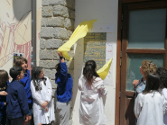 Arte, scrittura e consapevolezza: presentati i lavori degli alunni di quinta della primaria Teseo Tesei