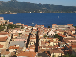 ZTL nel centro storico di Portoferraio, che fine hanno fatto i contrassegni per i residenti?