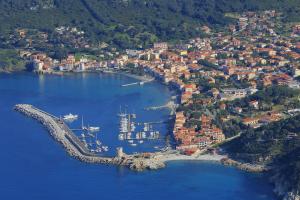 Confermata la Bandiera Lilla a Marciana Marina: un esempio di turismo accessibile all&#039;Elba