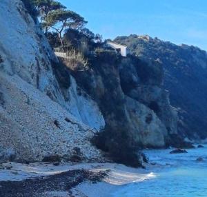 Portoferraio, bollettino post-alluvione N. 3  -  Si inizierà con il ripristino delle spiagge