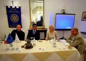 Conviviale dedicata all’arte per il Rotary club isola d’Elba