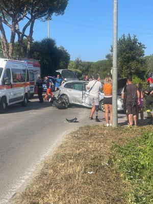 Uno scontro auto-moto sulla SP 24, al Bivio di Valcarene, due coinvolti trasferiti in ospedale