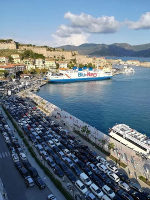 Weekend trafficato nei porti di Piombino ed Elba, trasportati 68mila passeggeri e 23mila veicoli