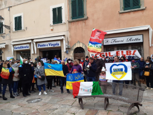 Fotocronaca:  La solidarietà con il Popolo Ucraino  espressa dagli elbani