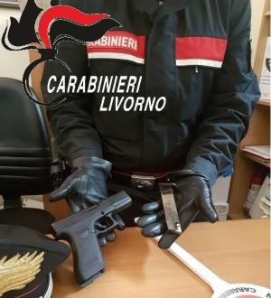 Durante una lite spunta la fedele riproduzione di una pistola “glock” priva di tappo rosso. Denunciati 3 giovani