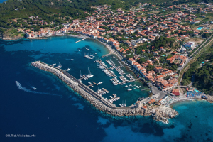 Marciana Marina senza luminarie natalizie, la minoranza: &quot;Una scelta (in)consapevole. E sbagliata&quot;