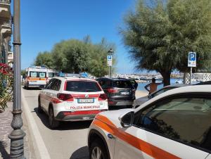 Stroncato da un malore cardiaco sulla spiaggia marinese del Capitanino