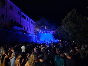 Anche a Marciana gli Elba Music Awards riempiono la piazza