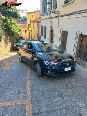 Droga e documenti falsi: arrestate due persone dai Carabinieri a Rio e Porto Azzurro