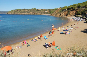 Bagnante muore sulla spiaggia di Pareti a seguito di un attacco cardiaco