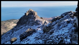 Fotonotizia: l&#039;Elba si sveglia con il Monte Capanne imbiancato