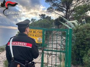 Marciana: denunciato dai Carabinieri il presunto autore dell’atto vandalico ai danni del faro di Punta Polveraia