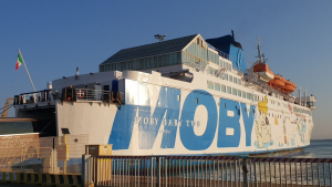 Un tormentato approdo a Piombino della Moby Baby Two