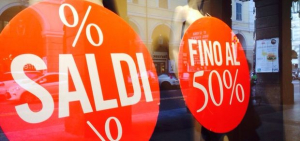 Saldi estivi 2023, inizieranno il 6 luglio e dureranno due mesi