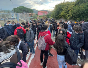 Plesso scolastico di Concia di Terra al freddo, la protesta degli studenti