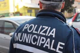 Investe un giovane e fugge, denunciato per omissione di soccorso