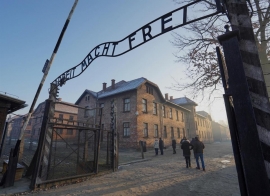 “In viaggio verso Auschwitz”: menzione speciale per l&#039;elaborato della 5A del Liceo scientifico Foresi