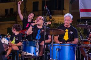 Grande successo a Porto Azzurro per il concerto inclusivo della &quot;Si Può Fare Band&quot;