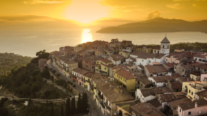 Pulizia straordinaria del centro storico di Capoliveri