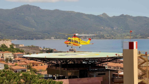 Ospedale, lavori di ripristino della segnaletica nella piazzola dell’elisoccorso