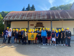 Pulizie di fine stagione sul Monte Calamita. I ragazzi di Capoliveri si distinguono per la cura dell’ambiente