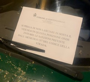 Il problema dei parcheggi in Via Lambardi ed in altre strade del centro storico