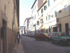 Operazioni di pulizia delle fognature a Portoferraio, divieto sosta in Via Lambardi e Via del Carmine