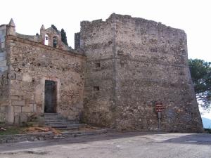 Patrimonio storico: il Comune di Campo acquisterà il bastione della Chiesa di San Niccolò a San Piero