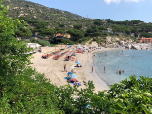 Restyling della spiaggia di Seccheto: terminati i lavori di riprofilatura