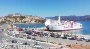 Riduzione navi e taglio agevolazioni pendolari per l&#039;Elba. Il 21 febbraio assemblea in piazza a Portoferraio